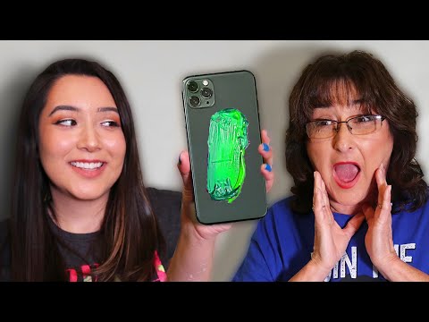 Surprising My Mom With A Custom iPhone 11!! 📱📞