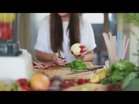 Vegetable peeler that allows peeling potatoes, carrots and other vegetables