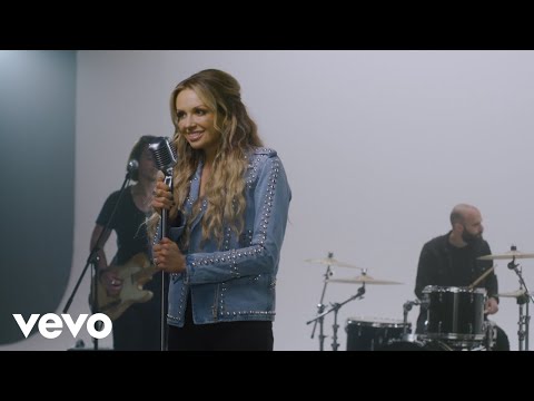 Carly Pearce - Heart’s Going Out Of Its Mind (The Studio Sessions)