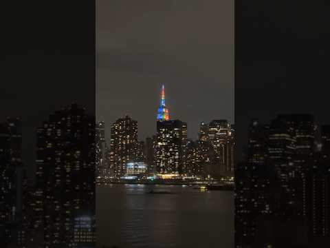 New York City Empire State Building! 🌃🍎✨Manhattan  Skyline #shorts #nycwalk #manhattanskyline #nyc