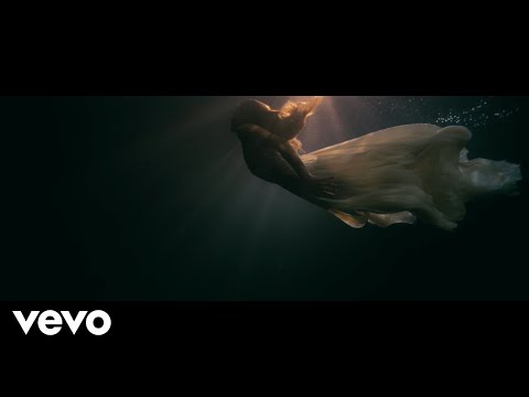 Carly Pearce - What He Didn't Do (Behind The Scenes – Underwater)