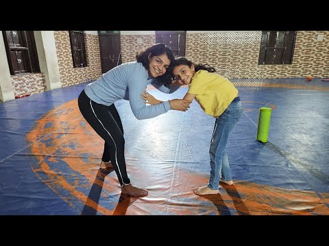 Rivi Sheoran is getting wrestling tips from Sakshi Malik Kadian #IStandWithMyChampions