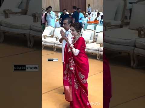 Ambani Family at the Mass #wedding event in Mumbai | #shorts #ambani #youtubeshorts#mumbai