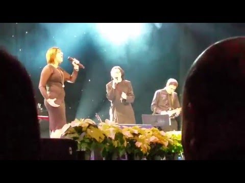 Suor Cristina & Amber - True Colours (Concerto Di Natale Con Suor Cristina 20-12-2015)