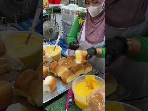 Hardworking Thai Girl Selling Sweet Bread #shortsvideo