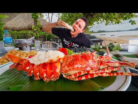 Best Seafood in Phuket!! 🇹🇭 GIANT LOBSTER + Crab Curry in Phuket, Thailand!!