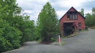 COOL CABINS AND FUN COUNTRY DRIVE. #cabins #vacationstationtv