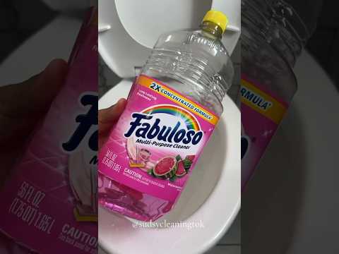 Watermelon fabuloso toilet clean🍉🫧 #sudsy #letsclean #bathroomcleaning #cleaningvideo #satisfying