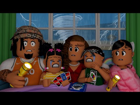 A MASSIVE HURRICANE HITS OUR HOUSE!! *WE LOST POWER!!* | Roblox Family Roleplay