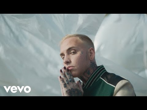 blackbear - u love u (ft. Tate McRae) [Official Music Video]