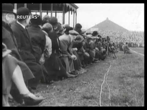 RUGBY LEAGUE FINAL  - Northern giants battle. St Helens beat Huddersfield (stripes) 9-4, i...(1932)