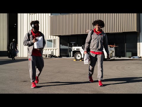 Ohio State Football LIVE: Team Arrival In State College