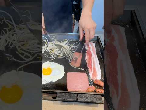 Pork Belly Kimchi Cup Rice (삼겹살 컵밥)  - Korean Street Food #shortsvideo