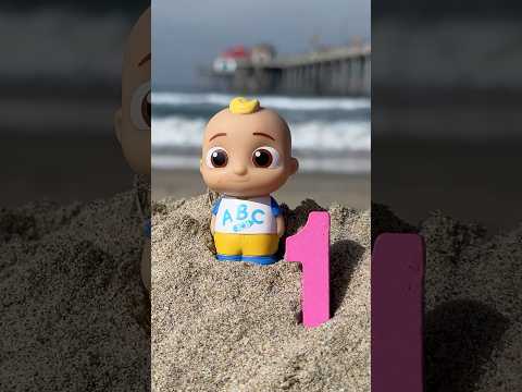 Learn Numbers 1-2-3 at the Beach! CoComelon Toys! #cocomelon #shorts