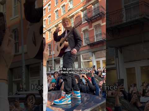 Ed Sheeran gives fans a street performance 😍