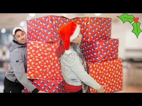 GIVING £100's worth of GOODS and FOOD to the HOMELESS 💚 Vlogmas