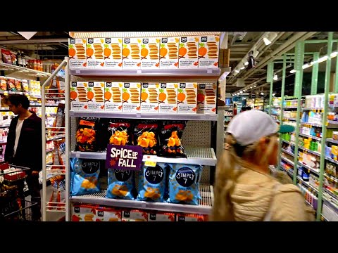 New WHOLE FOODS MARKET on Upper East Side + Manhattan Evening Walk NYC LIVE