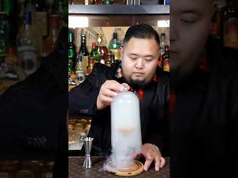 Best Bartender Mixing Cocktails Techniques #014 #shorts #cocktail #bartender #christmas #asmr