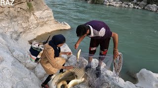 How to catch fish by a nomadic family🐟😳!? Part 1