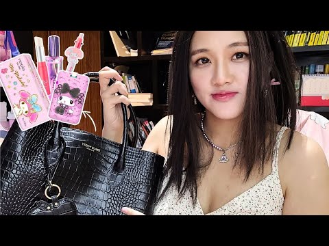 WHAT’S IN MY BAG | LUXURY SHOULDER HANDBAG #teddyblake