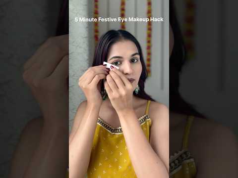 5 minute festive eye makeup hack 😍❤️|Swati Rathi #hack #makeup #makeuphacks #beautyhacks