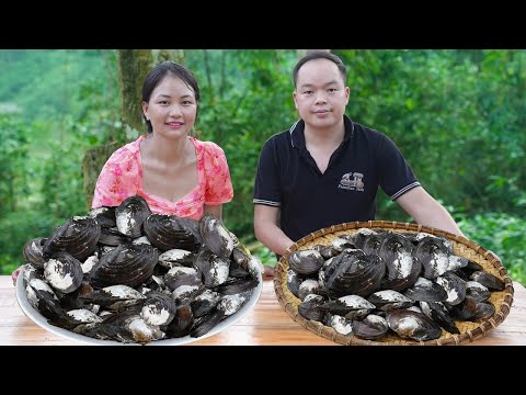 My kind husband helped me catch Mussels and cook porridge for the children