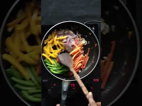 "Maggi Noodles: Quick & Easy Recipe in 60 Seconds! #Maggi #Noodles #RecipeShorts"