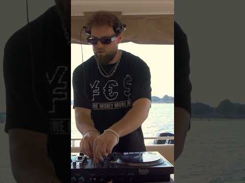 Full dj set out now 🙌🛥️ #djset #fyp #boat #yacht #afrohousemusic