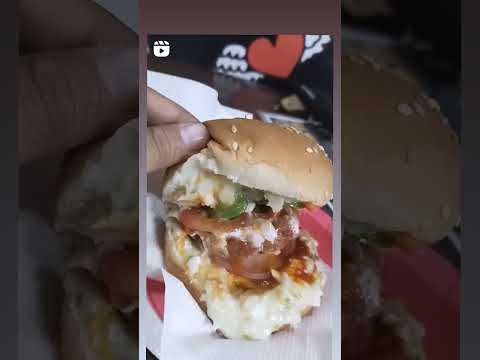 sandvich ka bhai burger 😱🤣🤣🤣tag who burger lover #viral #trending #comedy #youtube #viral #india 😱🤣