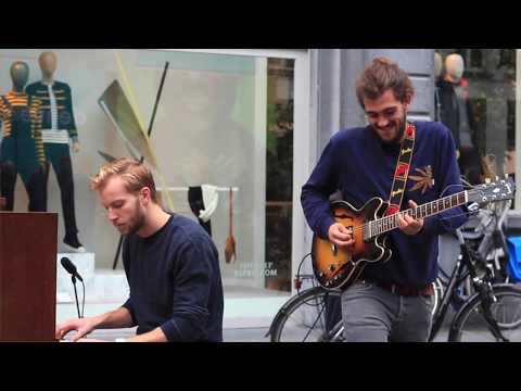 ‘Still D.R.E' Piano Guitar on the Street - Borja Catanesi & Toby Jacobs