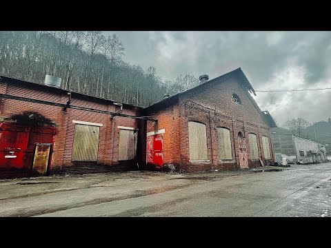 A Lonesome Drive Through Slowly Dying Coal Towns: Osaka To Roda