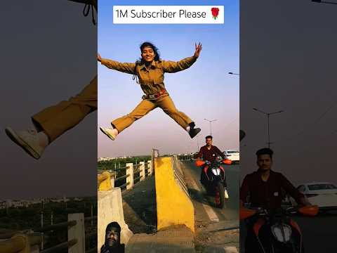 #video - लड़का डर गया पिछे वाला पुलिस से 😱😳 #shalukirar #ytshorts #stunt #flexibility #shorts #alien