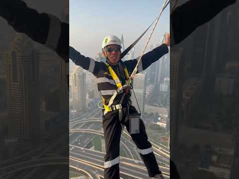 #Throwback Adzan on the sky 😍 #edgewalk #skywalk #burjkhalifa #dubai #ramadhan #shorts