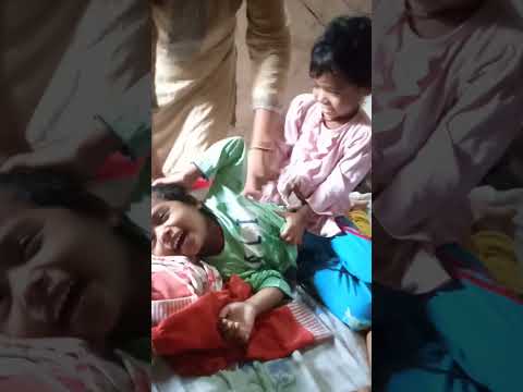 pani-puri ke lalach m behan ko phod dala😇😇 #cutebaby #fun #sisters badmashi #viral #shorts