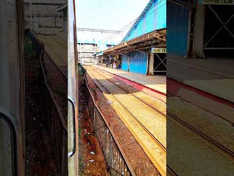 Kamar Teri Left Right Ho Le In Mumbai | New vlog Mumbai Local Train | #newvlogs #mumbailocaltrains