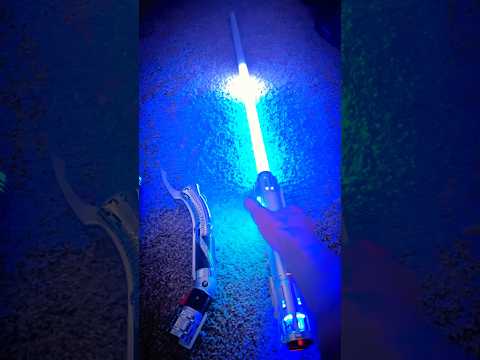 This Lightsaber Looks Amazing! 🤯