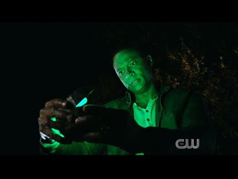 Arrow 8x10 ending John Diggle Green Lantern Tease