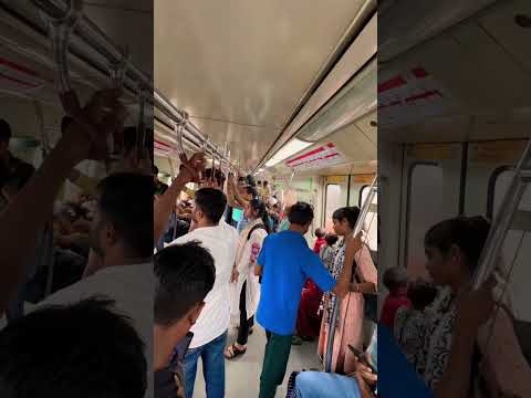 ENJOYING DELHI’s METRO. #viralvideo #travel #metro #minivlog #delhi