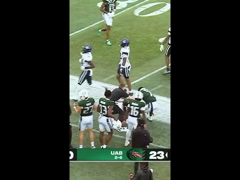 Kam Shanks rushes  for a 35-yard Gain vs. Uconn