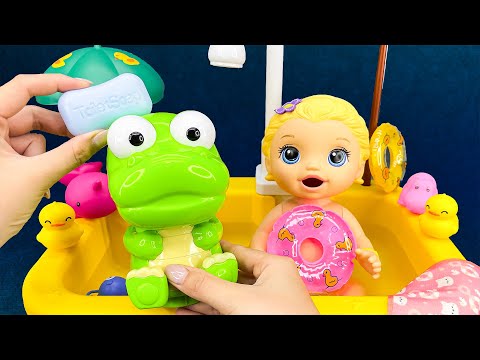 [75 minute video] CRONG AND THE BABY DOLL PLAYING IN THE SWIMMING POOL TOY SET 🛀 Toy Unboxing ASMR