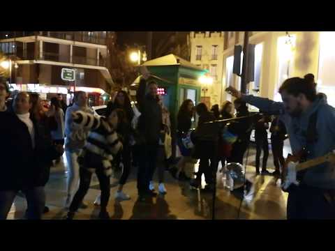 I Need A Dollar / No Diggity - Street Performing - Borja Catanesi