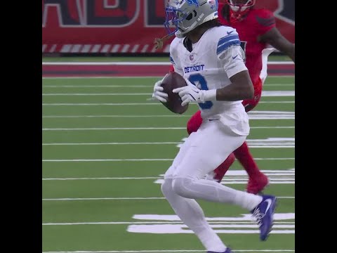 Jameson Williams catches for a 23-yard Gain vs. Houston Texans