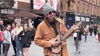 Radiohead, Creep (cover by Sasha) - busking in the streets of London, UK