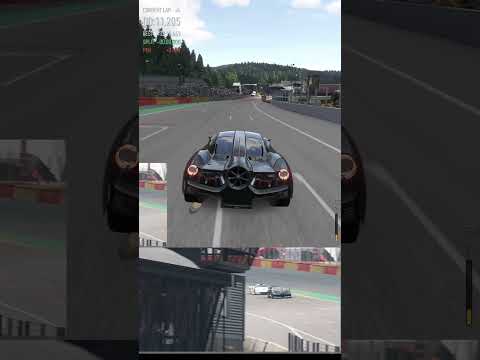 Tight first corner battle at Spa #forza #forzamotorsport #racing