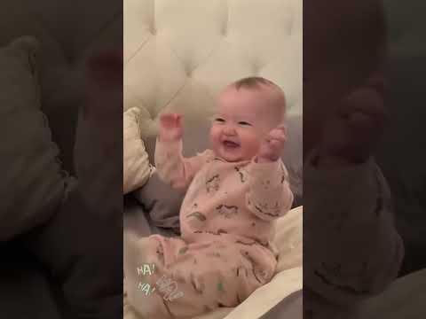 Awwww! This is sweetest moment ever! 😆✨ #baby #funnybaby #daddy #laugh #cute