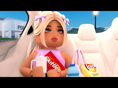 My daughters first day at GYMNASTICS! *NERVOUS!?* Bloxburg roleplay *WITH VOICES*