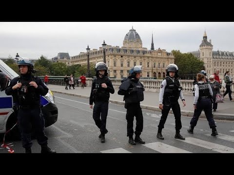 Pizzeria Owner's Son Holds Four Employees Hostage at Knife Point in Paris