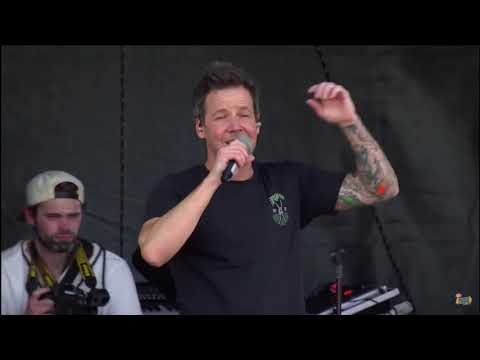 Simple Plan - Welcome To My life (Live @ Vans Warped Tour 2018)