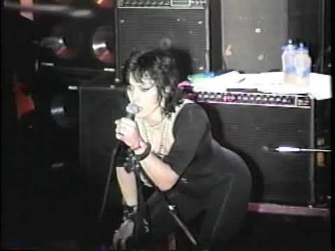 "I Wanna Be Your Dog (Live 1995)" - Joan Jett & the Blackhearts