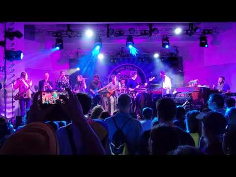 Snarky Puppy "Bet" - GroundUp Music Festival 2/4/2023